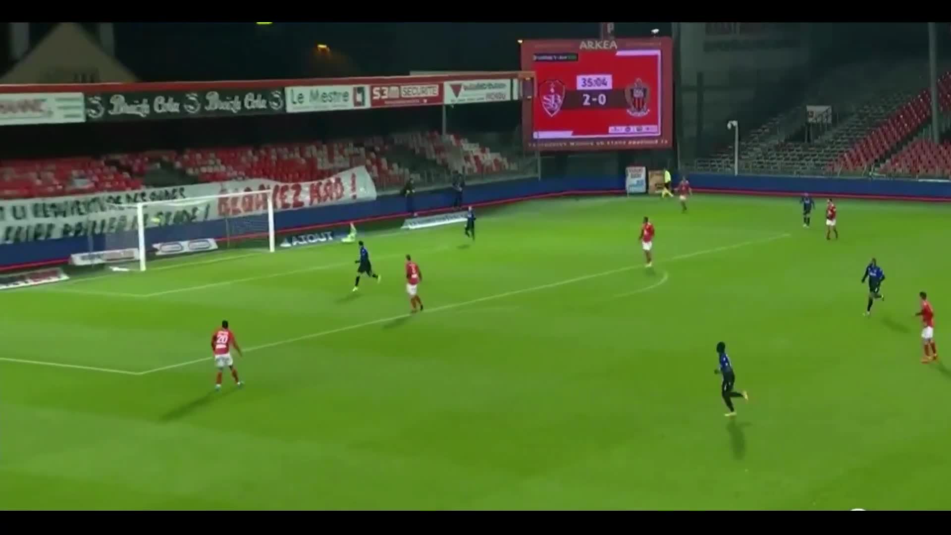ისტორიაში ერთ-ერთ ყველაზე კომიკურ ავტოგოლთან ახლოს! საფრანგეთის ჩემპიონატში უცნაური მომენტი დაფიქსირდა [VIDEO]