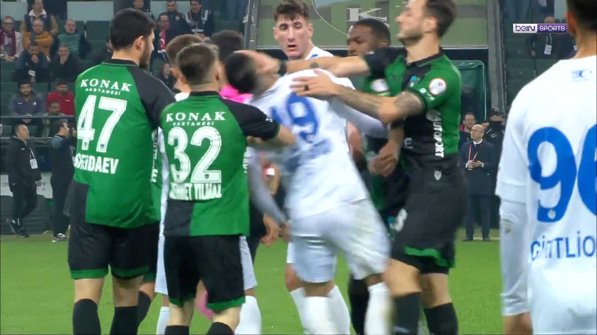 სხირტლაძემ მეტოქეს სახეში დაარტყა და გააძევეს - ქართველების ჩხუბი თურქეთის ჩემპიონატში [VIDEO]